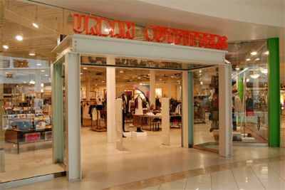 Urban Outfitters goes all in in Miami: opens new Free People store in  Aventura Mall